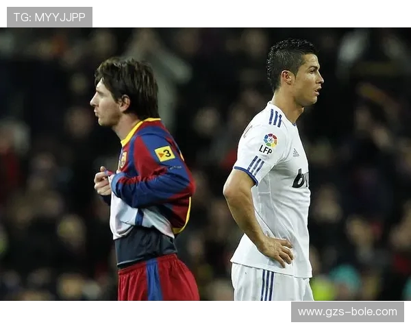 聚焦世界足球巨星成长之路与球场传奇故事全面解析魅力瞬间展现风采