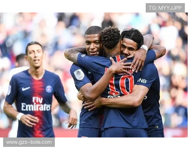 巴黎圣日耳曼迎战雷恩，豪强对决引爆法甲赛场激烈争夺